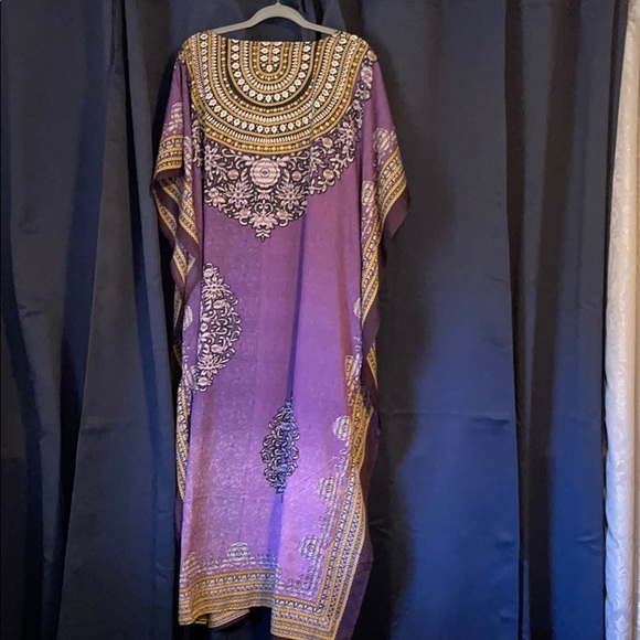 🚫SOLD🚫Beautiful Caftan w/delicate embellishments - Picture 2 of 5